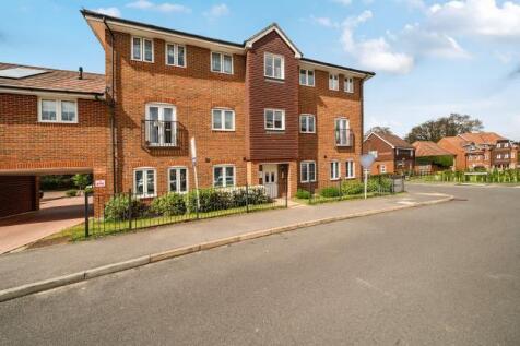 Waterers Way, Bagshot