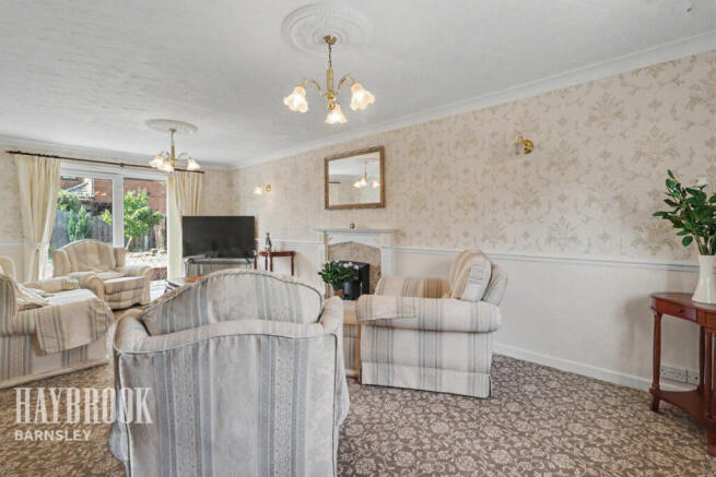 4 bed Detached for sale Image 11