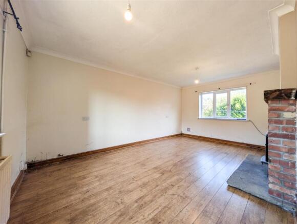 3 bed Terraced for sale Image 4