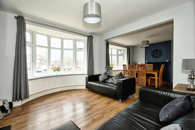 Lounge/Dining Room