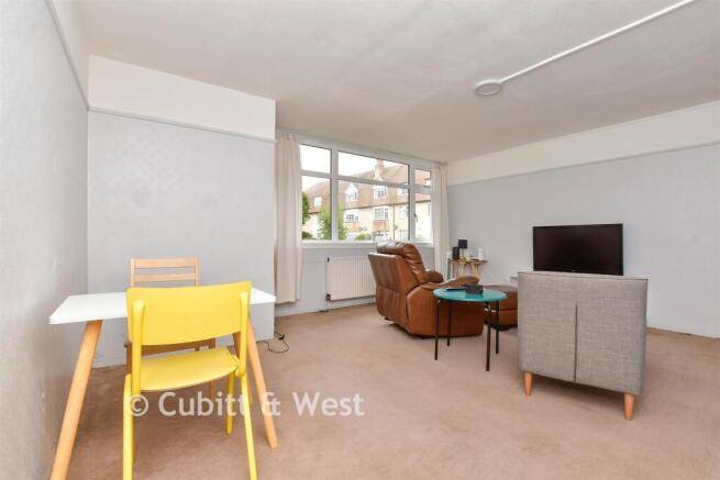 Kingston Road, Epsom, Surrey photo 4