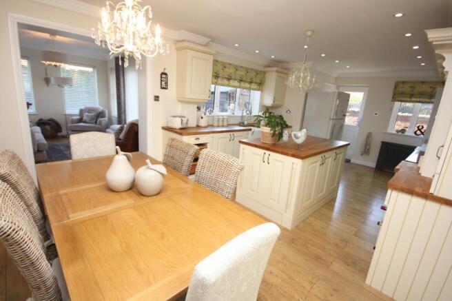 Kitchen/Dining Area