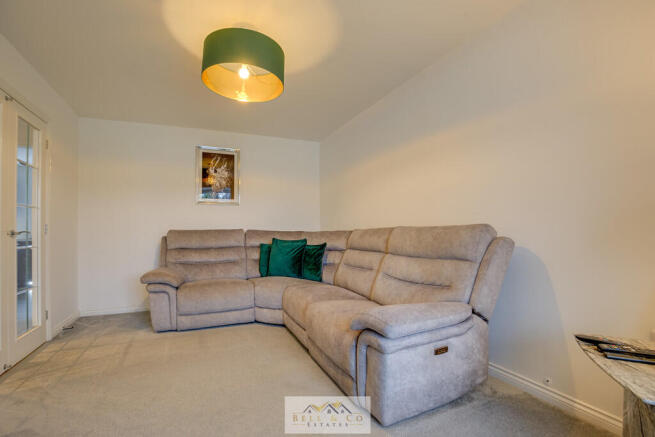 4 bed Detached for sale Image 10