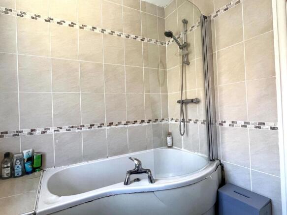 3 bed Terraced for sale Image 11
