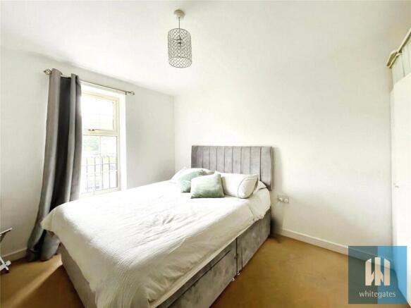 2 bed Apartment to rent Image 4