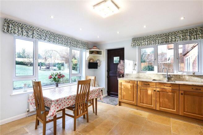 Kitchen/Breakfast Rm