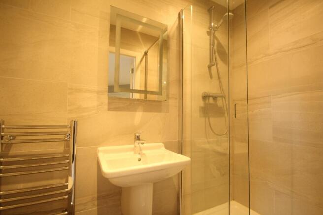 2 bed Flat to rent Image 7