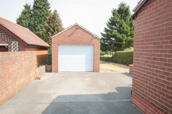 DETACHED GARAGE