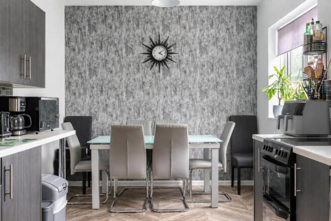 3 bed Semi-Detached for sale Image 7