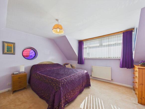 4 bed Detached Bungalow for sale Image 11