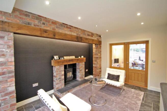 FAMILY/SEATING AREA