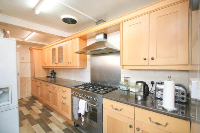 Kitchen 2.JPG