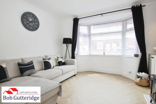 BAY FRONTED LOUNGE