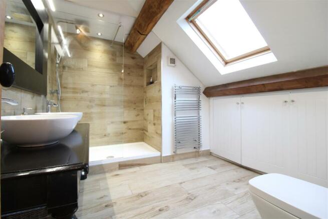 Master En-Suite.jpg