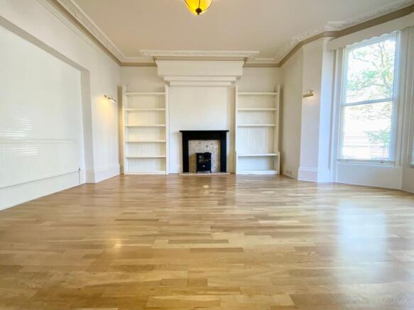 2 bed Apartment for sale Image 8
