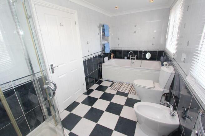Family Bathroo...