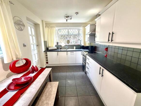 Fitted Breakfast Kitchen: