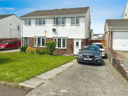 Highfields, Brackla, CF31