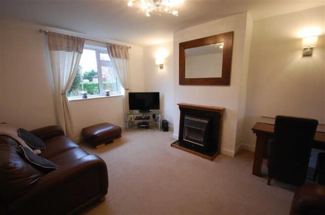 LOUNGE/DINING ROOM