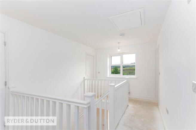 4 bed Detached for sale Image 8