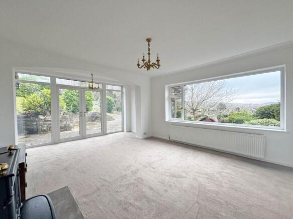 4 bed Detached Bungalow for sale Image 5