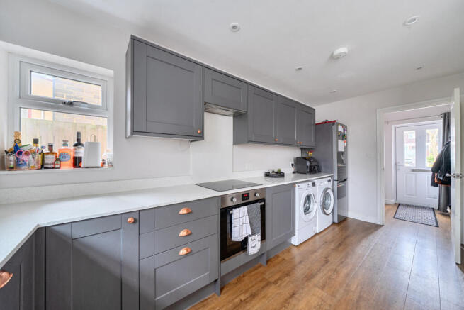 1425569-5-69b2b90...