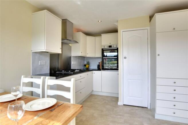 3 bed Semi-Detached for sale Image 4
