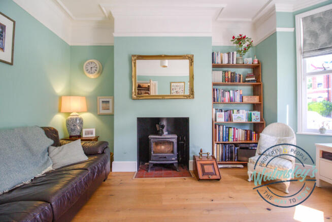 Beautiful & elegant sitting room