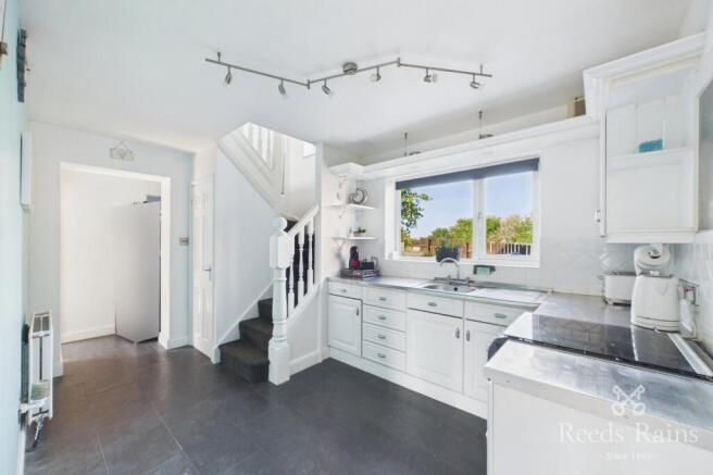 4 bed Detached for sale Image 4