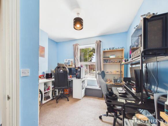 CAM02773G0-PR0444-STILL006