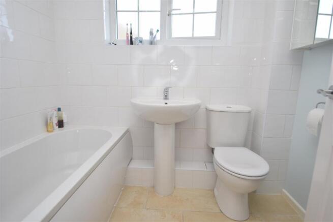 BATHROOM/WC