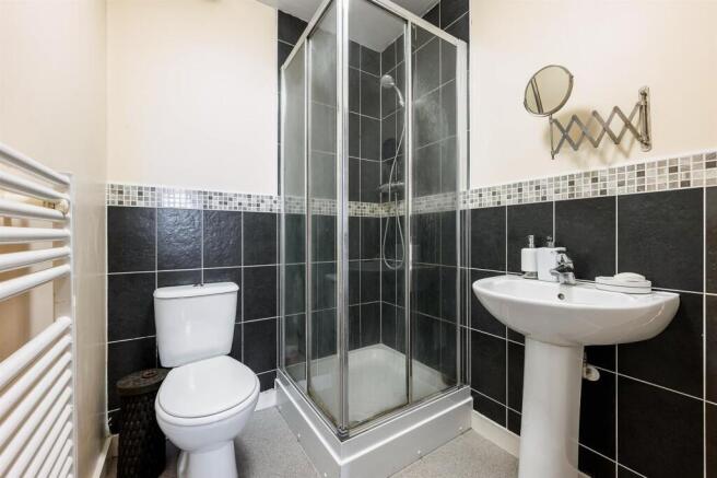HH 2nd bathroom.jpg