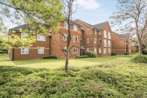 Flat 28, Bowling Court, Mildred Avenue, Watford WD18 7EH