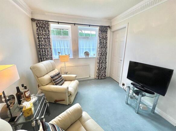 2 bed Apartment for sale Image 7
