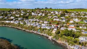 Flat 2, 68 Deloraine, Yealm Road, Plymouth PL8 1BQ