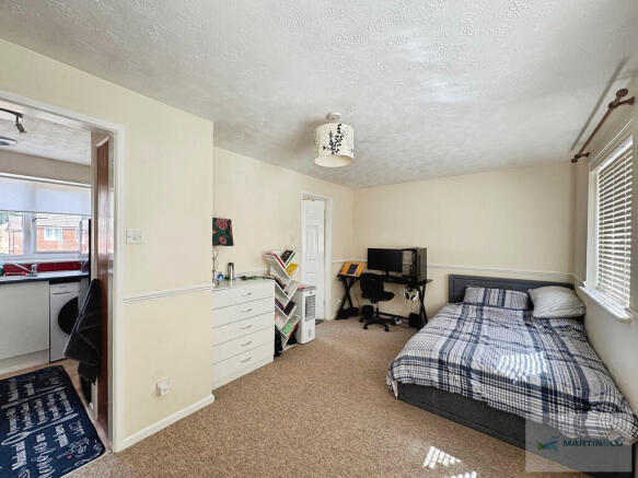 17f416ab--4845-9A...