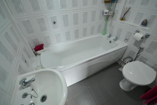 BATHROOM DOWNSTAIRS.jpg