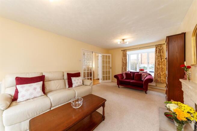 15 Bell Acre Gdns (3 of 26).jpg