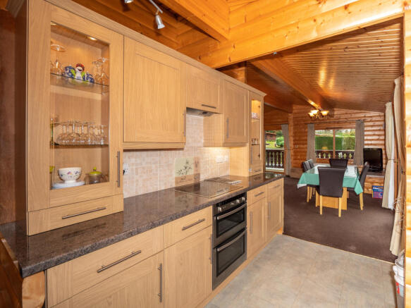 Kitchen/Dining