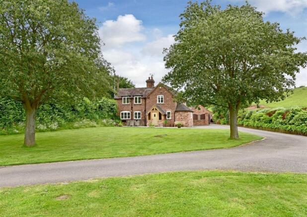 Roundabout Cottage 1