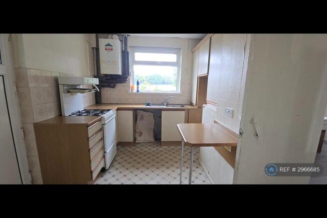 3 bed Semi-Detached to rent Image 3