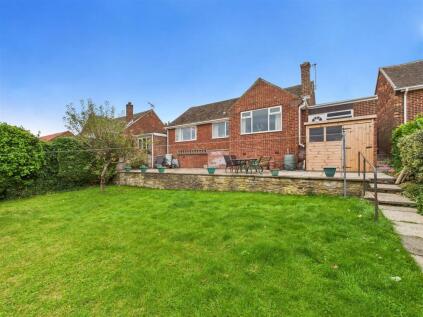 Hollins Spring Avenue, Dronfield