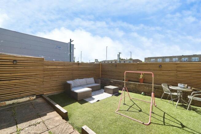 3 bed Semi-Detached for sale Image 7