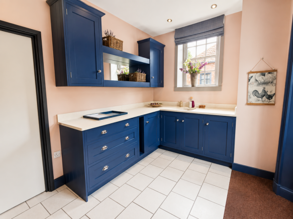 3 bed Semi-Detached for sale Image 10