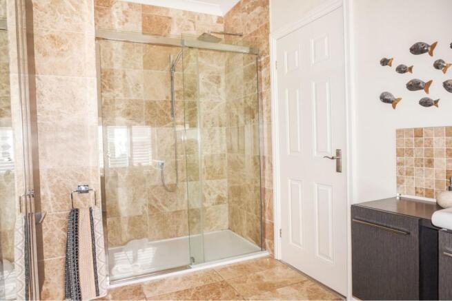 Master En-suite