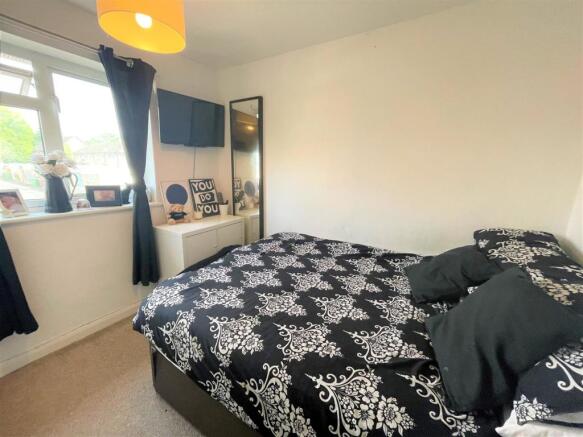bed1.jpg