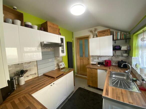 Kitchen: