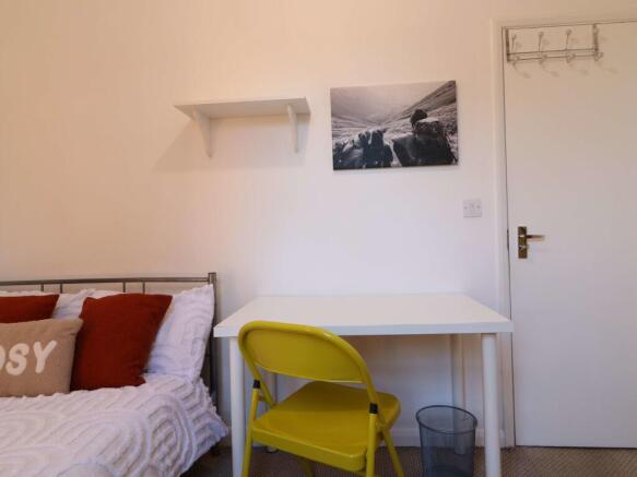 43 London Road 9.JPG