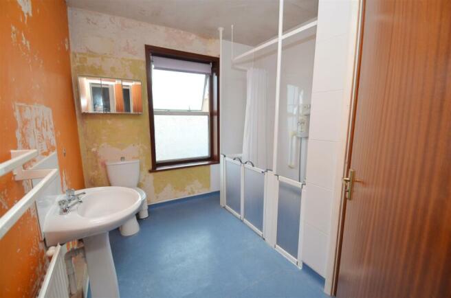 SHOWER ROOM