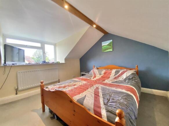 2 bed Detached Bungalow for sale Image 11
